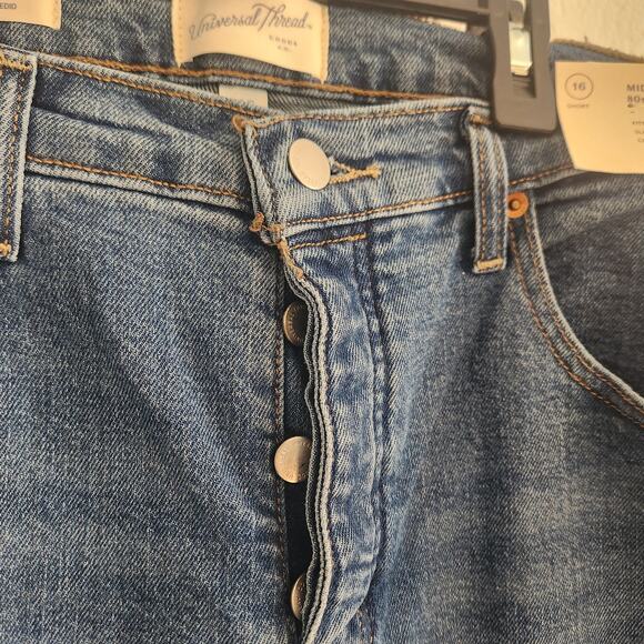 Universal Thread Women's Size 16 Short‎ 80s Slim Frayed bottom Jeans NWT - Picture 2 of 8